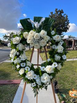 FUNERAL & SYMPATHY FLORAL ARRANGEMENTS 🌹