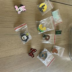 Disney Pin Set 
