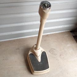 Vintage 50s Health-O-Meter 300lb Weight Scale