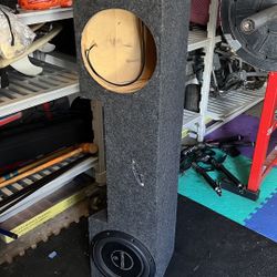 Sub Box 99-04 GMC Sierra