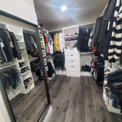 Custom Luxury Walk-in Closets