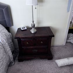 Dresser And 2 Nightstands 