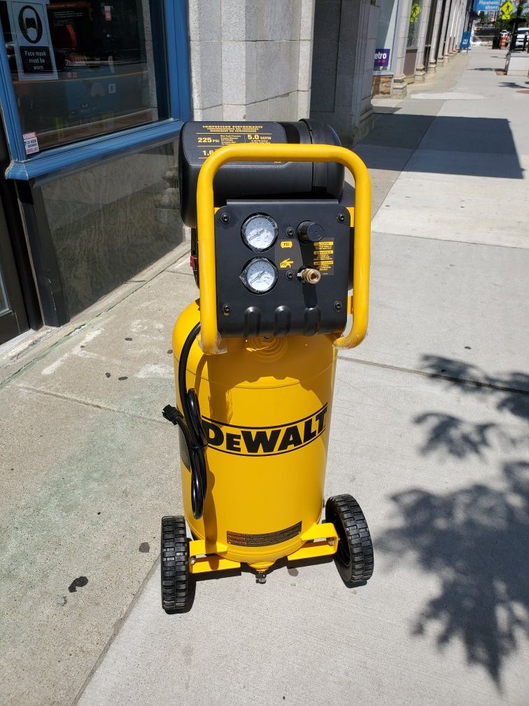 Dewalt D55168 15 Gal. Portable Electric Air Compressor