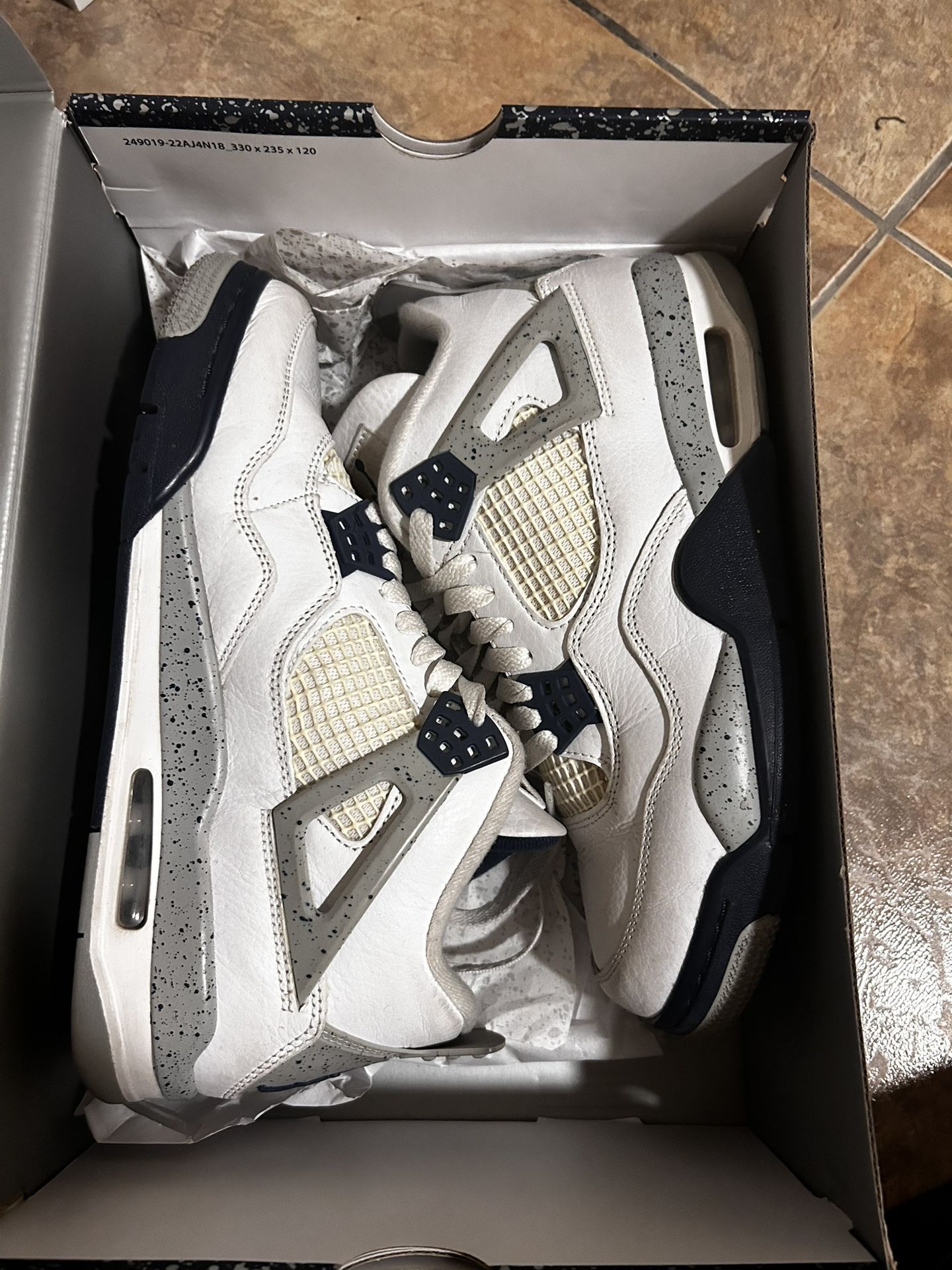 Jordan 4 Midnight Navy 