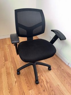 Black Mesh Office / Computer Chair with Armrests