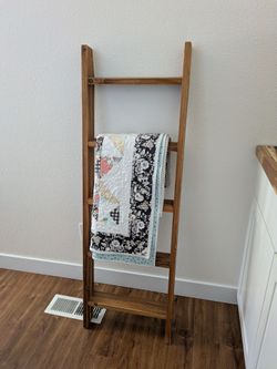 Wooden blanket ladder