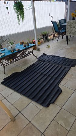 Tapete Para Cama De Camioneta Ford Maverick xl en Buenas Condiciones