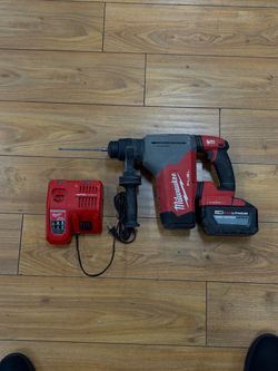 Milwaukee 2915-20 M18 FUEL 18V 1-1/8'' SDS Plus Rotary Hammer W/ HD 12.0 Battery