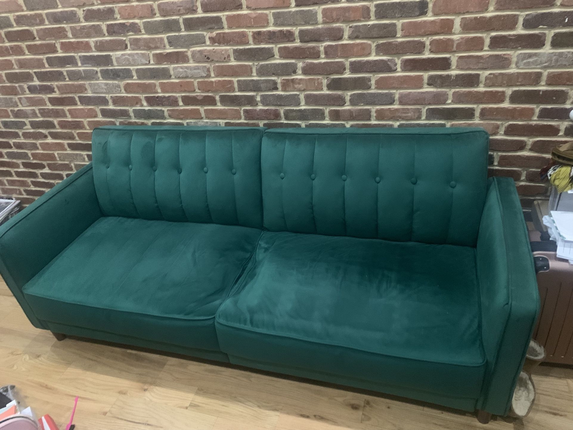 🛋️ Green Velvet Sofa – Modern & Stylish!