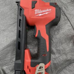 Milwaukee Stapler 12 Volt