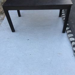 Very Good Condition Dinner Table