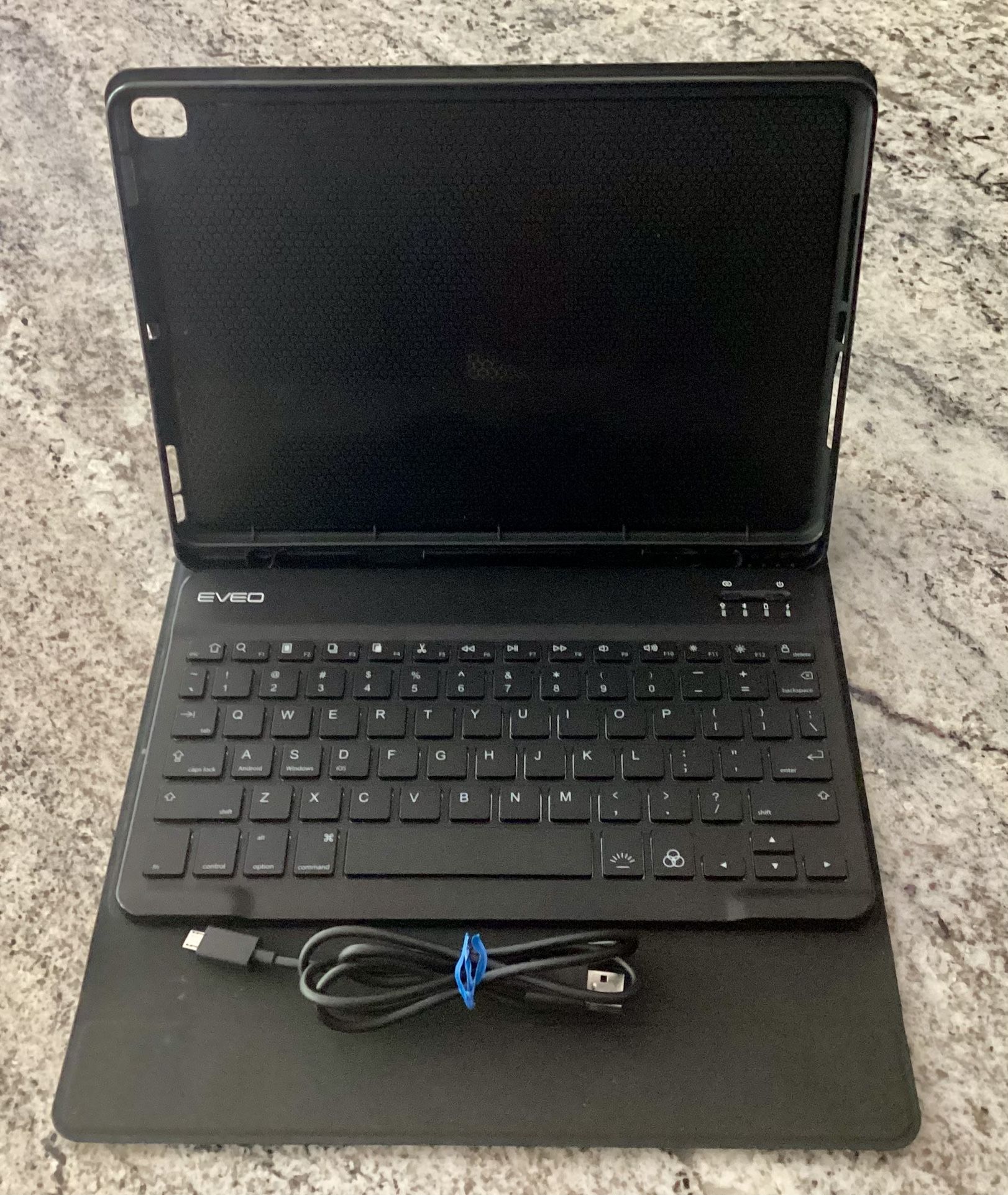 Eveo iPad Case with Keyboard