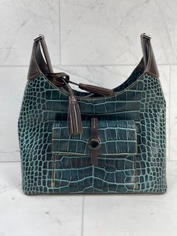 Dooney And Bourke Green Alligator Embossed Leather Purse With Dust Bag (58338-3)