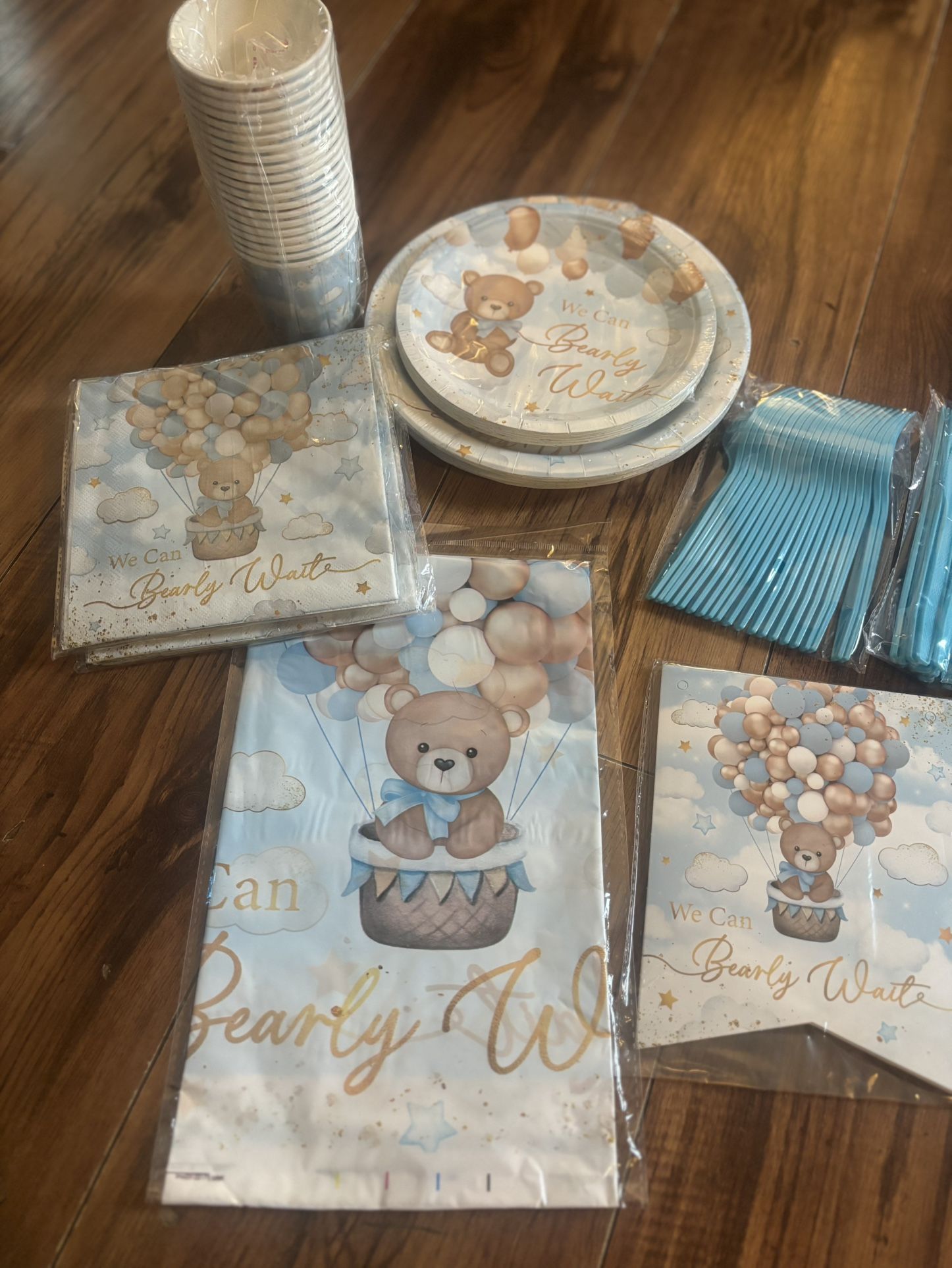Baby Shower Decorations and Tableware 