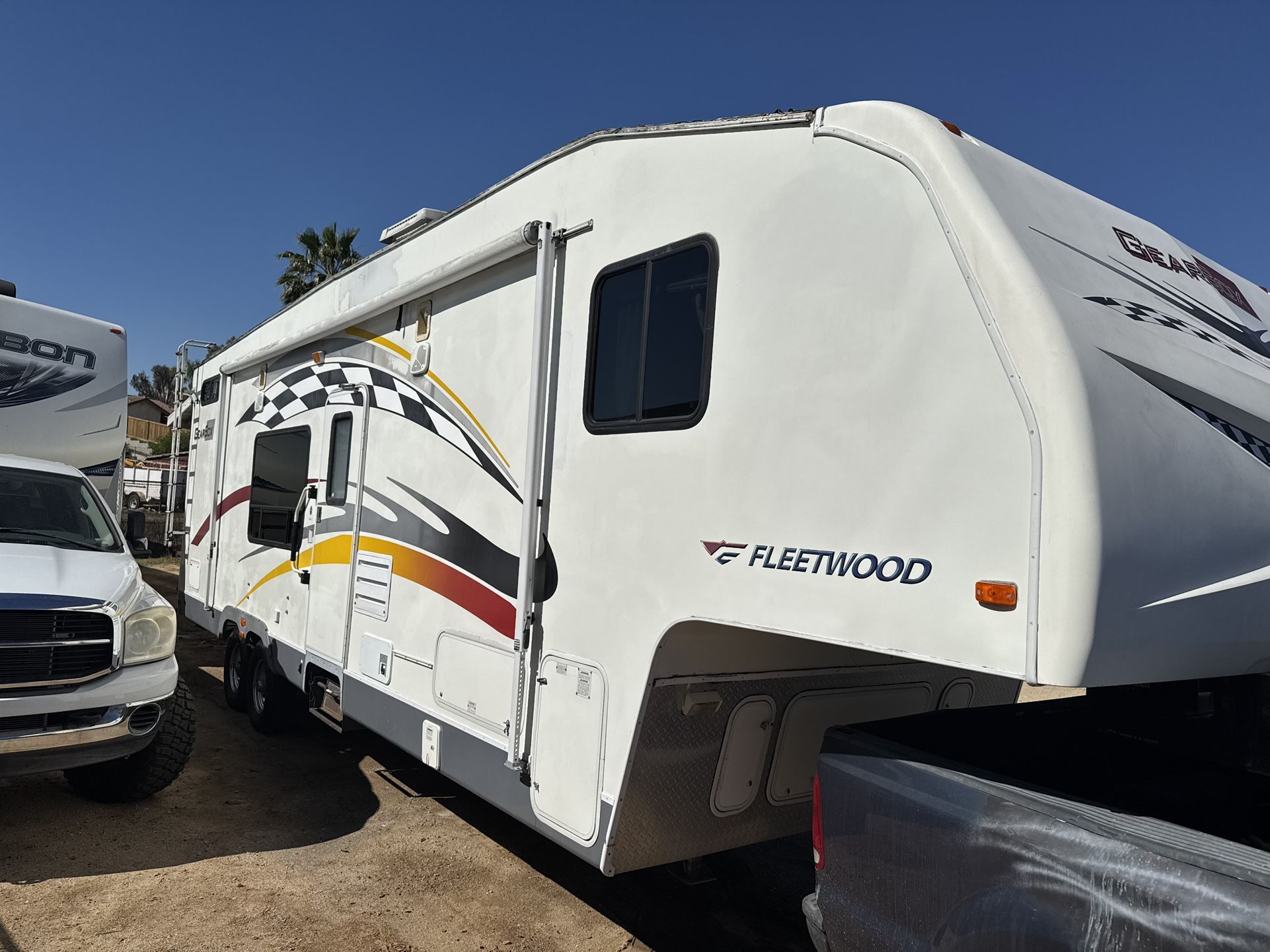 2006 Fleetwood Gearbox 335FS for Sale in Norco, CA - OfferUp