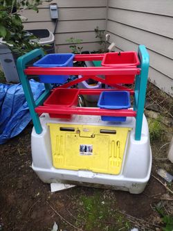 Free kids play storage