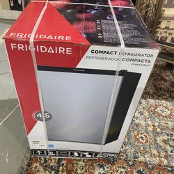 Frigidaire compact refrigerator 4.5