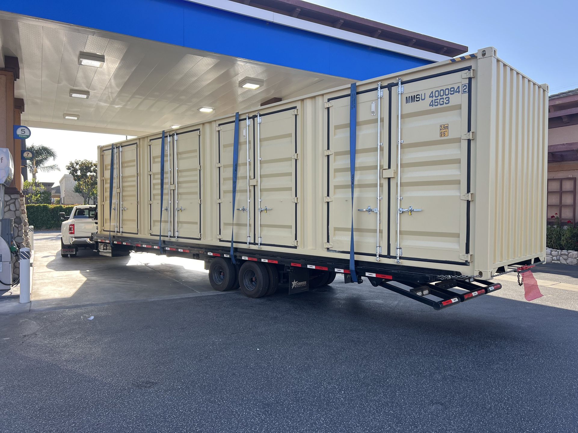 40 FOOT 4 DOOR 1-TRIP /NEWER SEA SHIPPING CONTAINER
