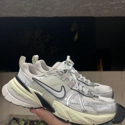Nike VK2 Shoes Size 7 Women
