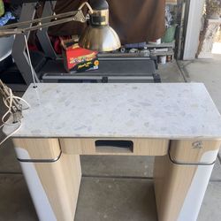 Mesa para uñas  de mármol