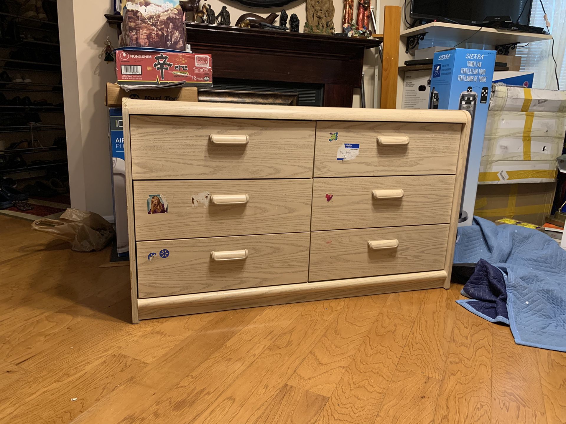 Dresser / cabinet