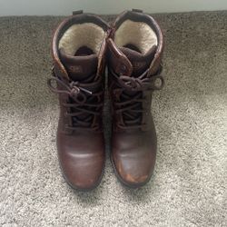 UGG WATERPROOF BOOTS