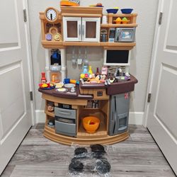 Step2 Great Gourmet Kitchen Set with Food