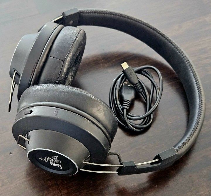 Razer Adaro Wireless Bluetooth Headphones