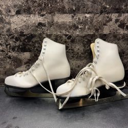 VINTAGE WHITE LEATHER WOMEN'S ICE SKATES SIZE 10.5