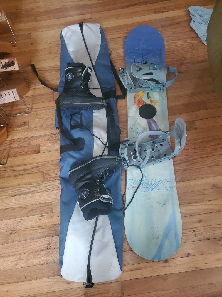 Ladies Complete Snowboard Set-LTD 149, Airwalk sz 7 ,Lamar Banding & Lamar Bag
