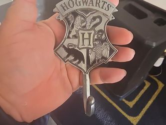 Harry Potter Hogwarts Crest Metal Wall Hook β Heavy Duty