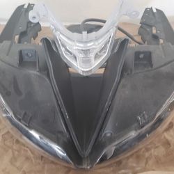 14 Triumph Daytona 675 headlight assembly