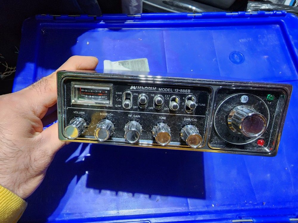 Midland Model 13-888B Vintage Transceiver Vintage CB Radio Untested