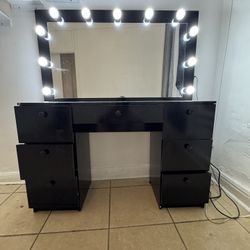 Vanity mirror With Lights And Drawers 
