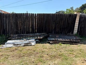 Free used fence pickets