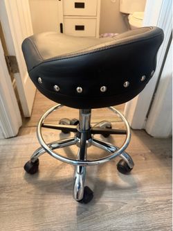 Cutting stool