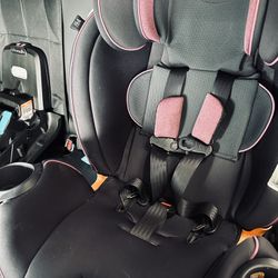 Chicco Fit4 4-in-1 All-In-One Convertible Car Seat