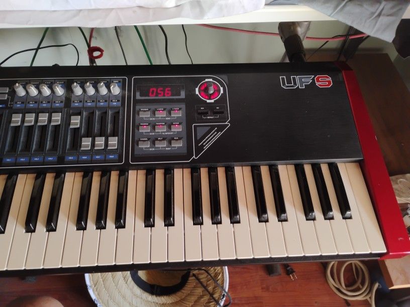 CME UF5 Midi Controller