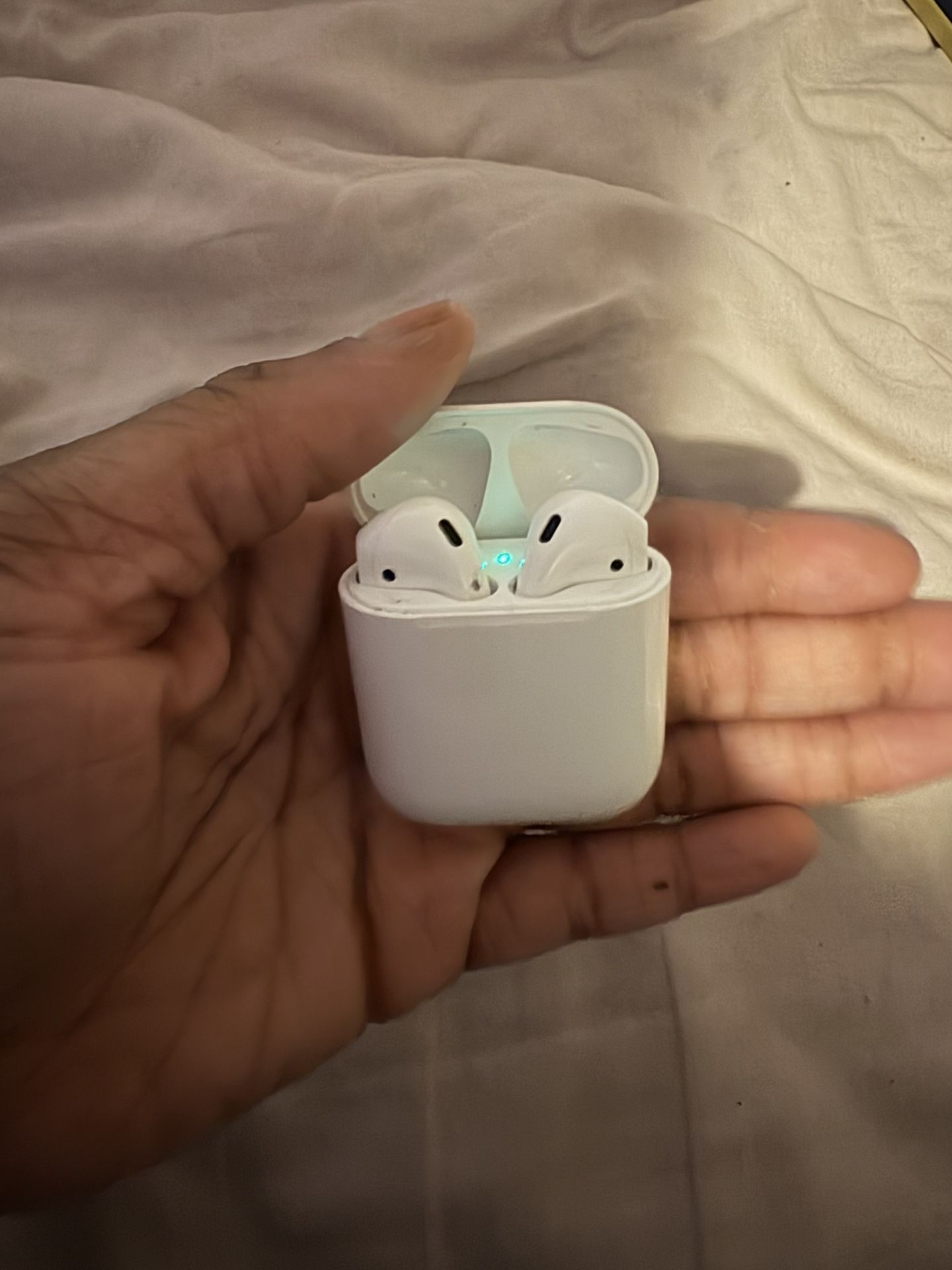 AirPods