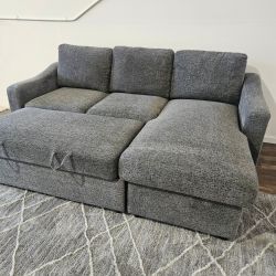 Reversible Chaise Pull out Sleeper Sectional - FREE DELIVERY