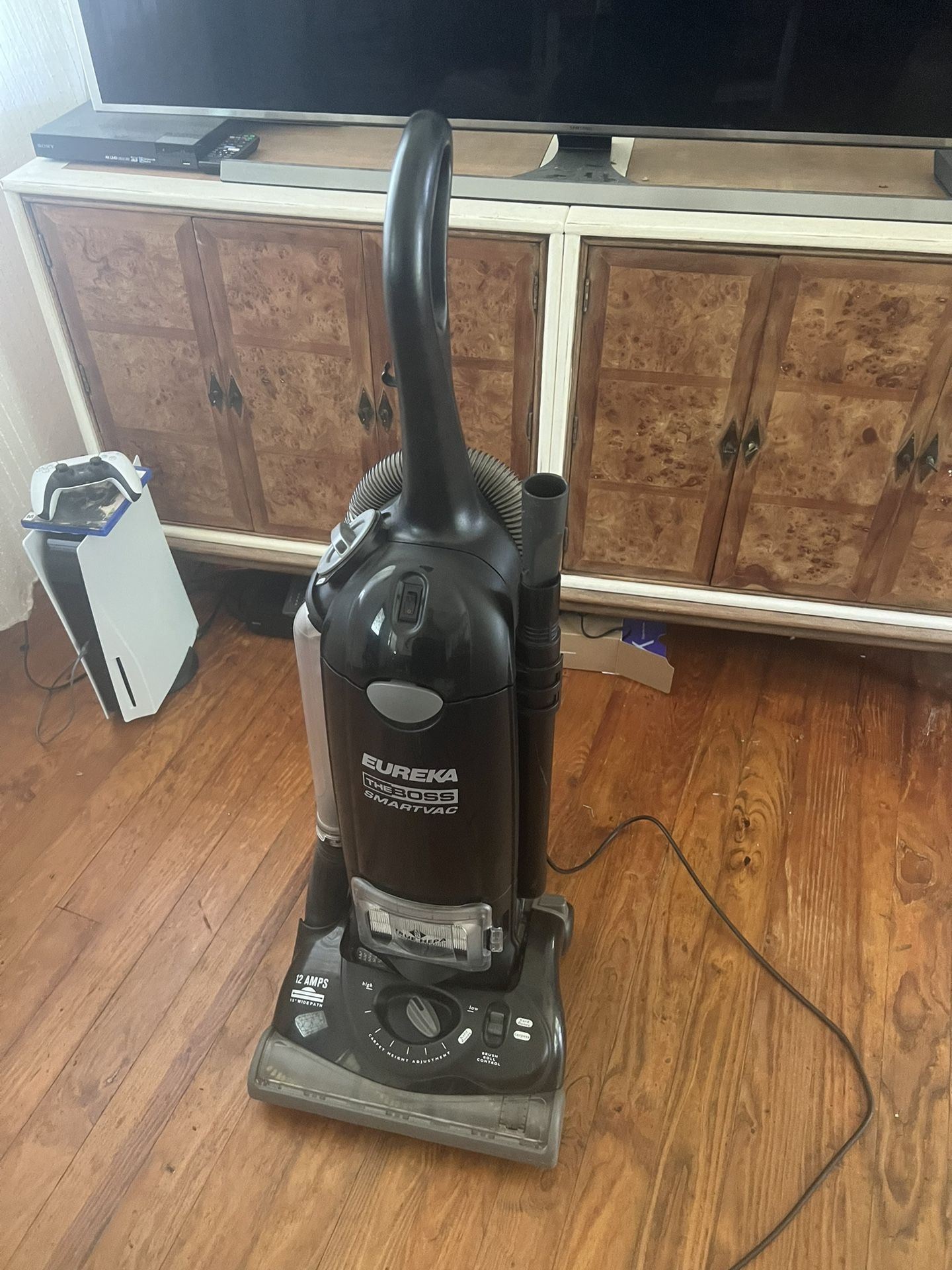 EUREKA The Boss Vacuum Cleaner