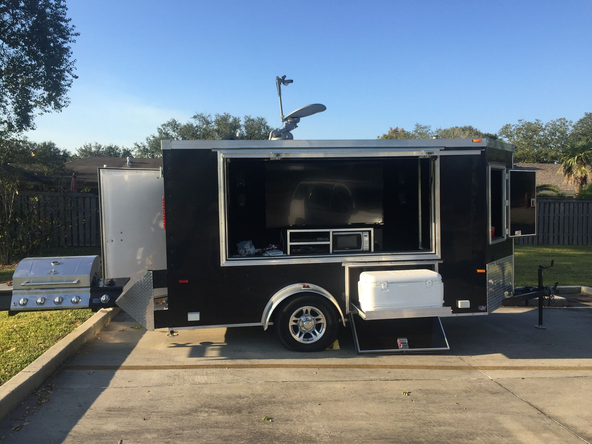 2016 Ultimate Towable Tailgate Trailer