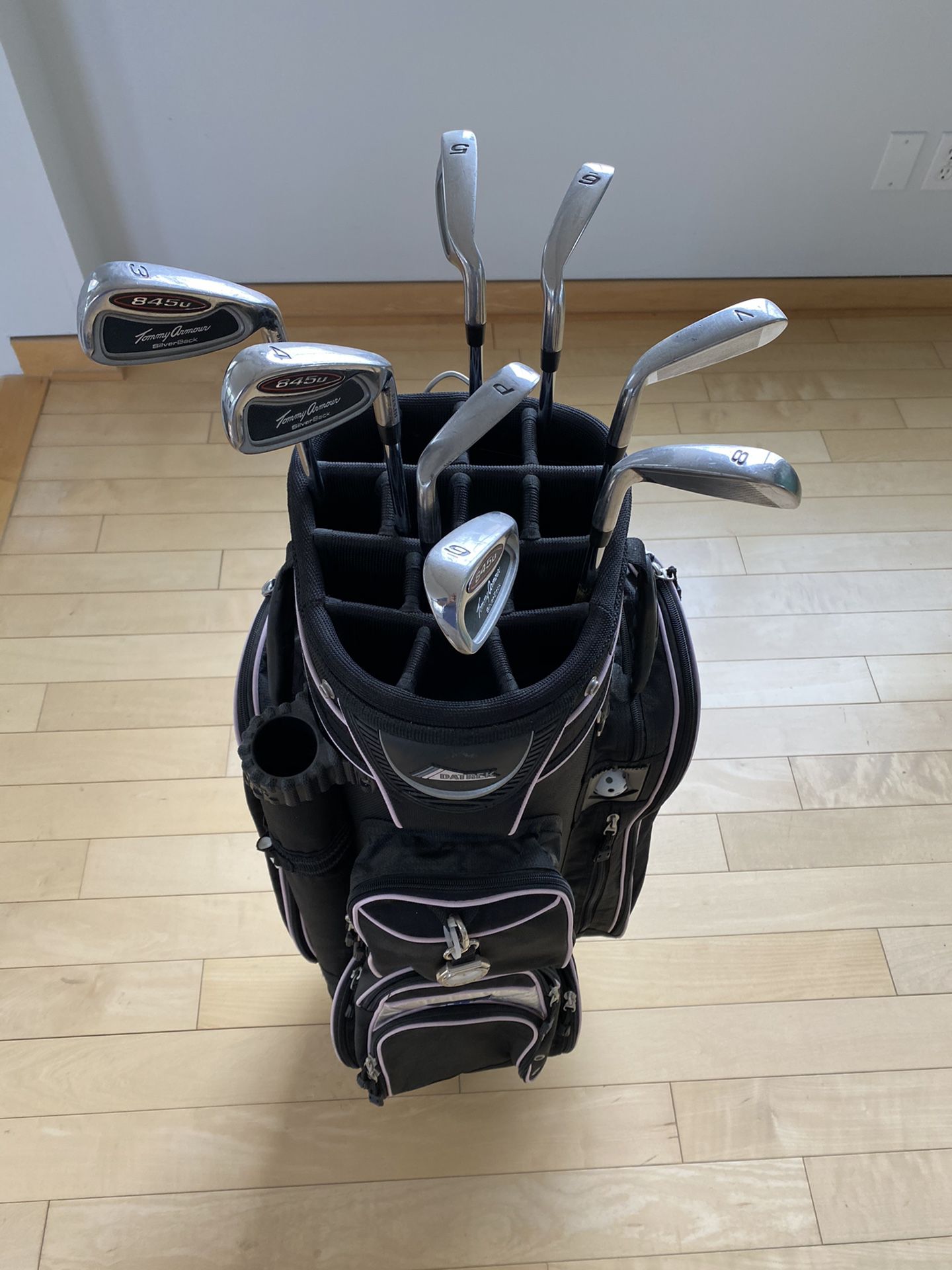 Golf Clubs & Bag (ladies) Tommy Armour