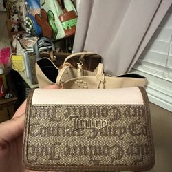 Woman’s Wallet 