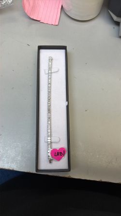 Tennis bracelet