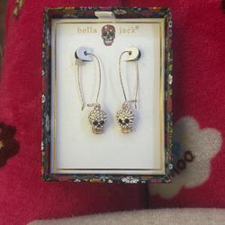 festive skeleton earrings!