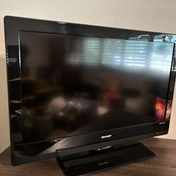 Sharp  Tv   31.5 Diagonal    31” Tv  39.5” High