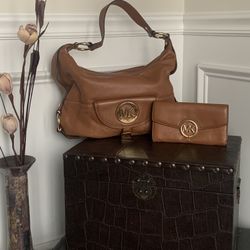Micheal Kors Hobo
