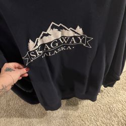 Sweatshirt