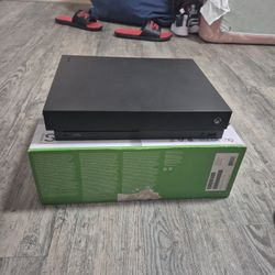 Xbox One X 1TB